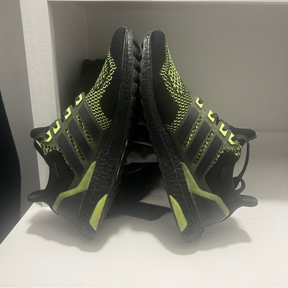Adidas UltraBoost 1.0 'Black Lucid Lemon' Men's Size 9.5 Shoes Sneakers ID9682 - Picture 5 of 9